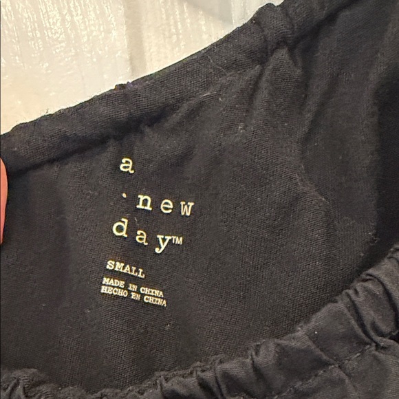 One-Shoulder Ruffle Blouse - Picture 2 of 3